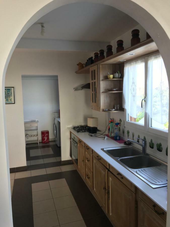 Case Creole Traditionnelle A Ossature Et Charpente Bois Petite Île Εξωτερικό φωτογραφία