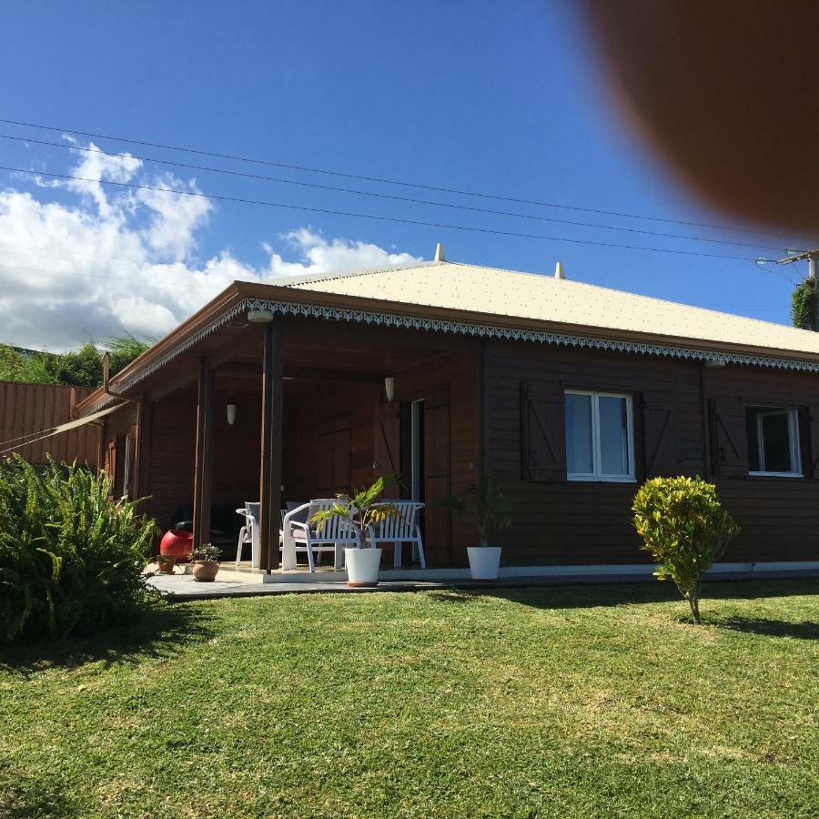 Case Creole Traditionnelle A Ossature Et Charpente Bois Petite Île Εξωτερικό φωτογραφία