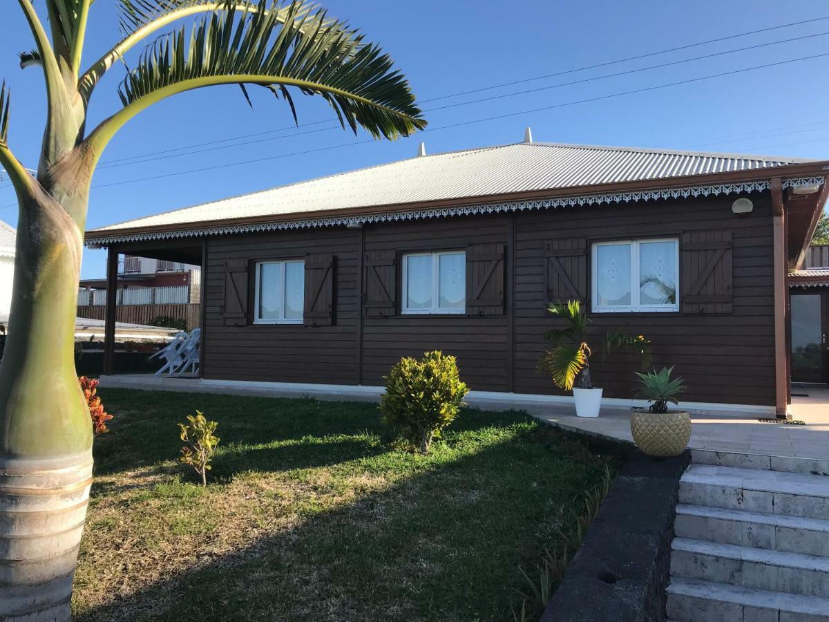 Case Creole Traditionnelle A Ossature Et Charpente Bois Petite Île Εξωτερικό φωτογραφία